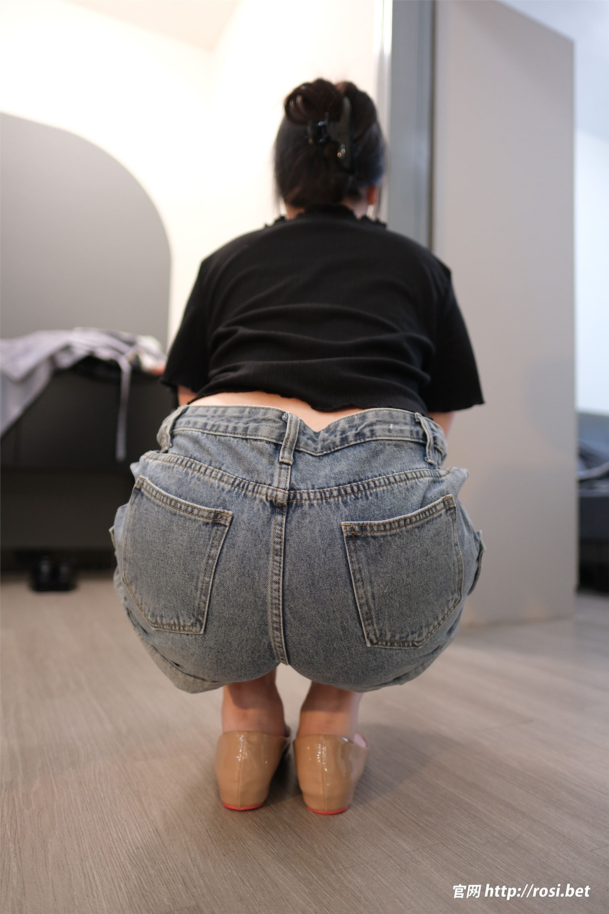 ROSI写真 2025.10.29 NO.5077